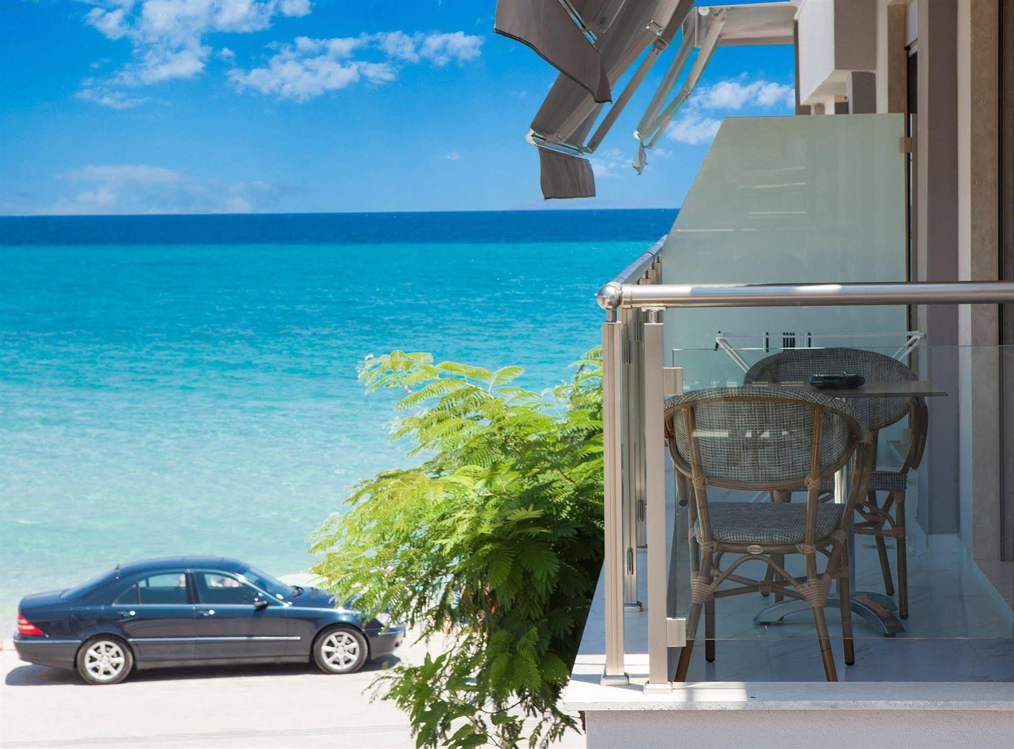 Art Boutique Suites Pefkochori Ngoại thất bức ảnh
