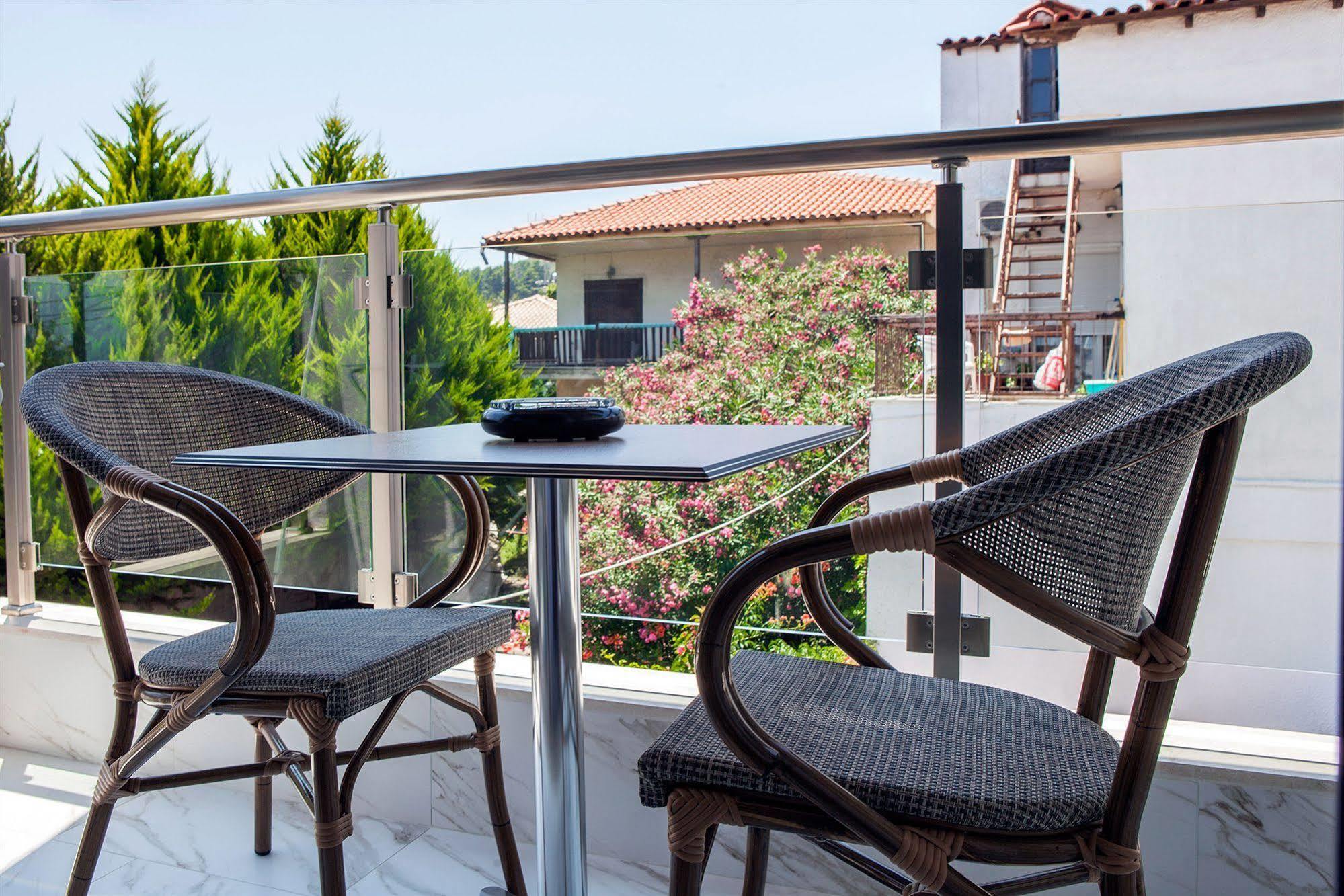 Art Boutique Suites Pefkochori Ngoại thất bức ảnh